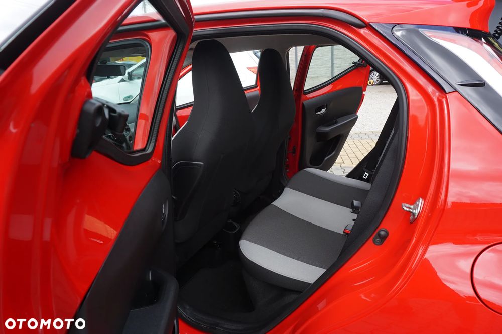 Toyota Aygo x-play Edition-S - 25
