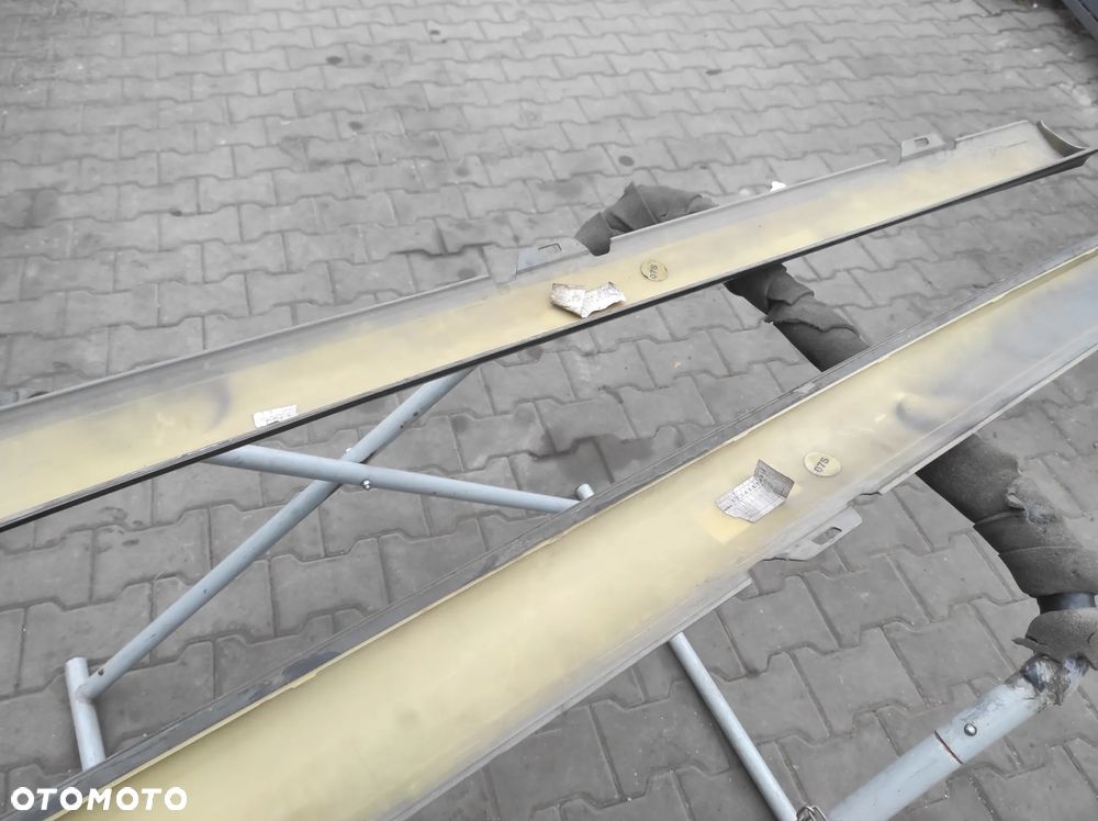 PRÓG PROGI NAKŁADKI LISTWY VW GOLF 5 3 DRZWI 1K3 R32 GTI KOMPLET 1K3853859D 1K3853860D CZARNE LAKIEROWANE WYSYŁKA !!!! - 6