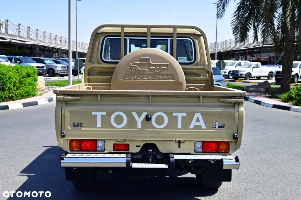 Toyota Land Cruiser - 14