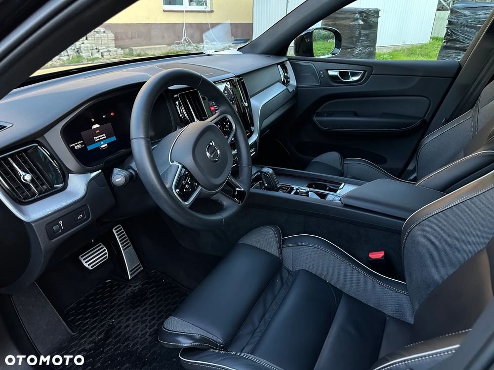 Volvo XC 60 D5 AWD R-Design - 11