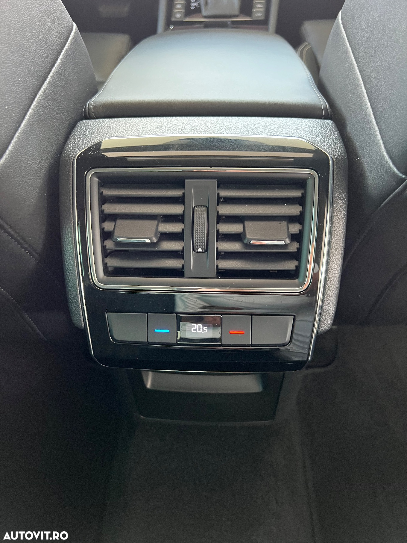 Skoda Superb 2.0 TDI DSG Laurin & Klement - 26