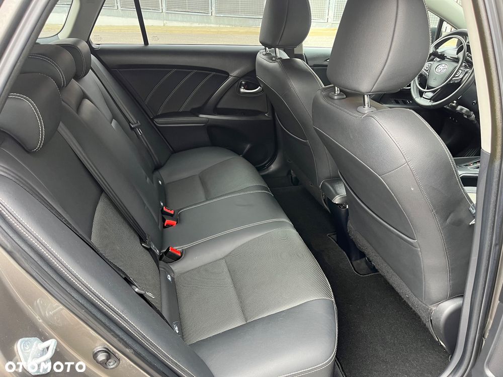 Toyota Avensis Touring Sports 1.8 Multidrive S Edition S+ - 16