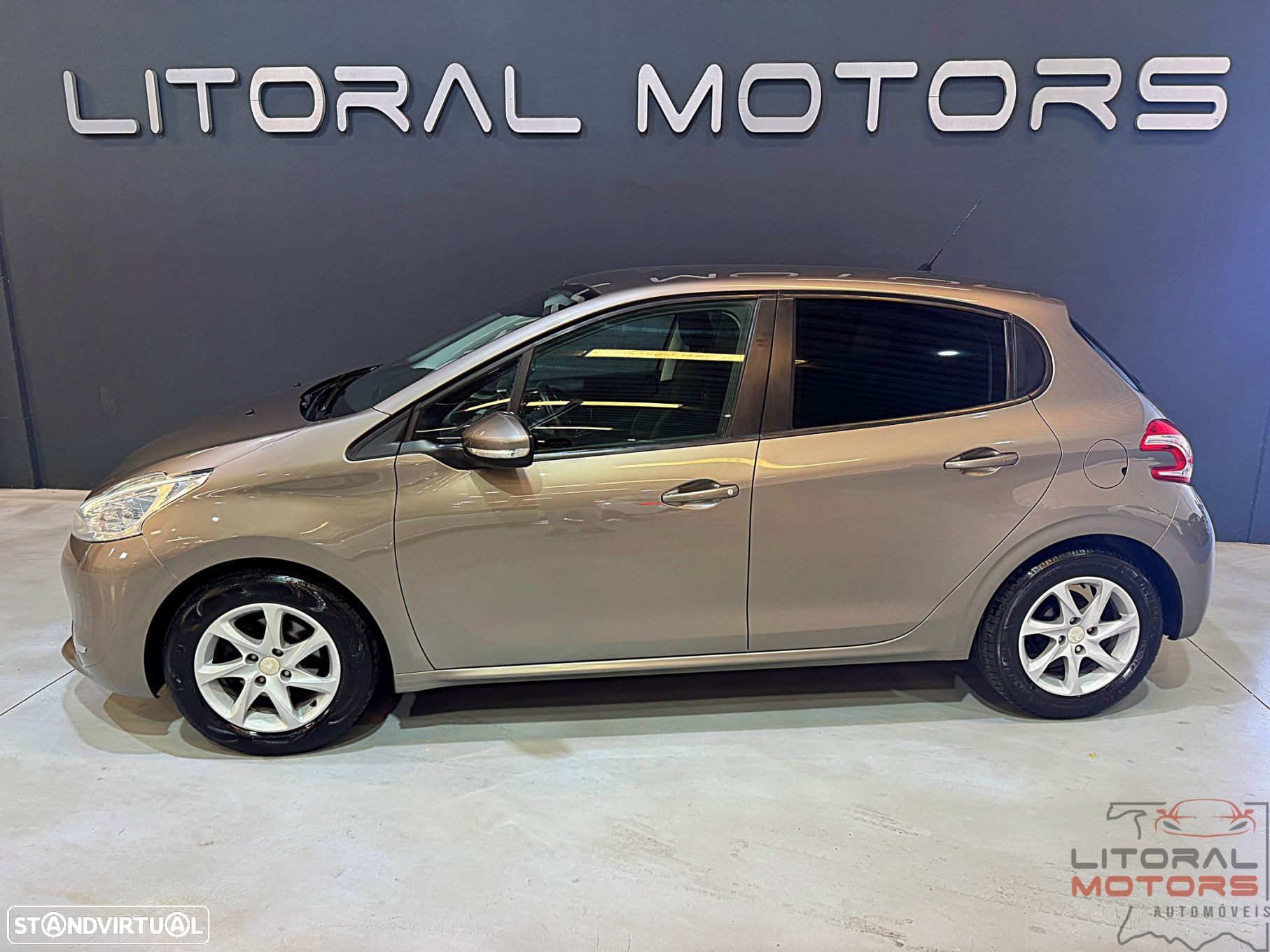 Peugeot 208 1.2 VTi SE Style - 6