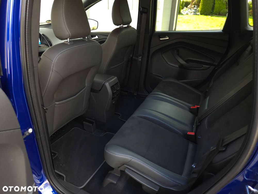 Ford Kuga 2.0 TDCi 4x4 ST-Line - 36