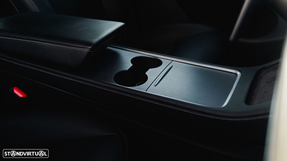 Tesla Model Y Long Range Dual Motor AWD - 17