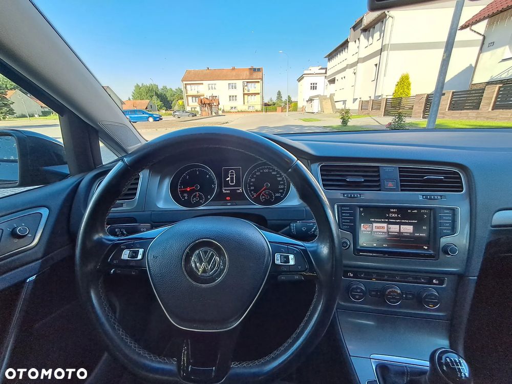 Volkswagen Golf 2.0 BlueTDI Highline - 23