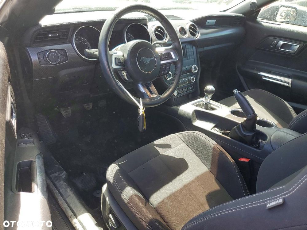 Ford Mustang 5.0 V8 GT - 7
