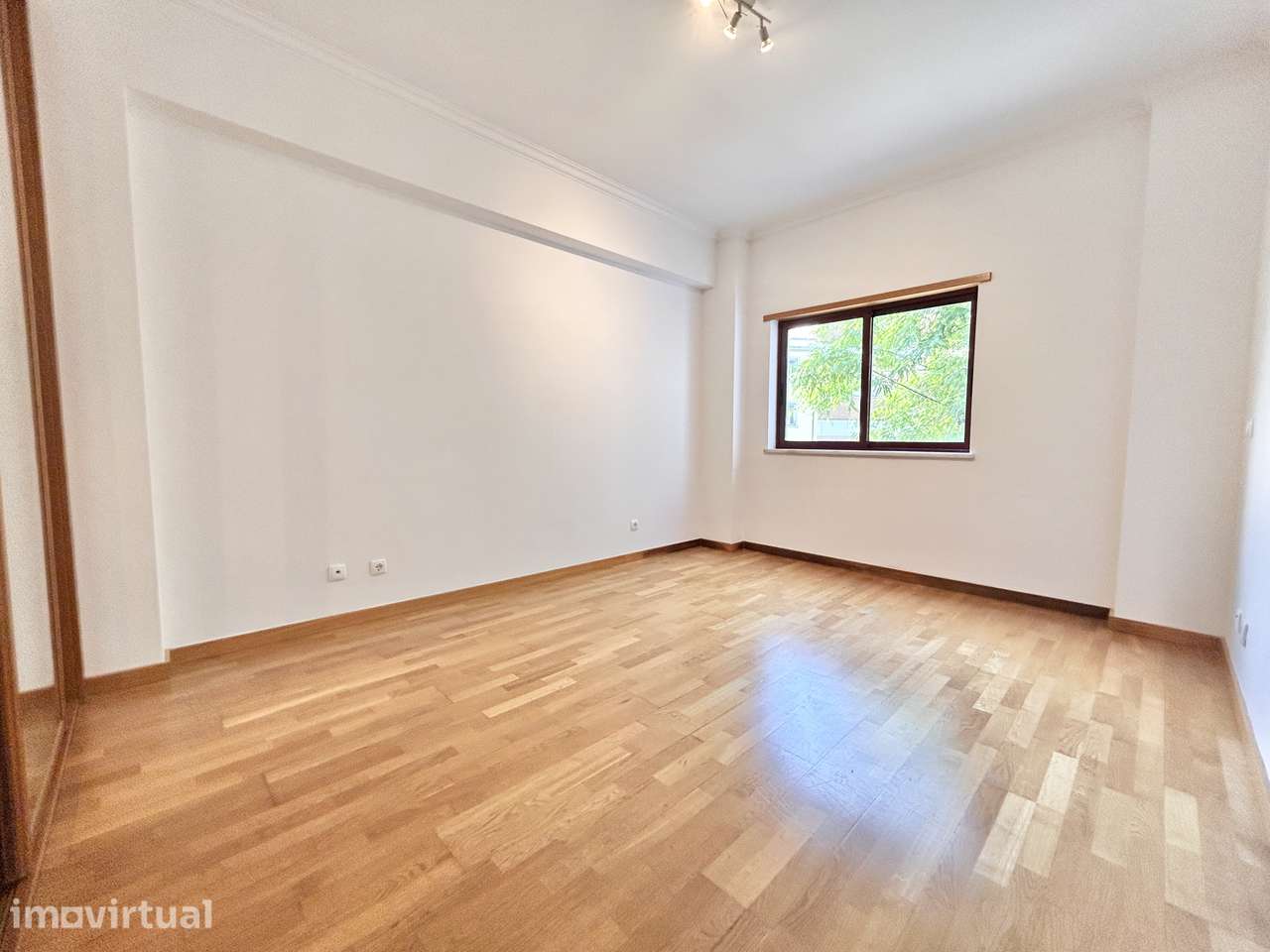 Apartamento T3 na Avenida Conde Valbom, 46 - Grande imagem: 5/20