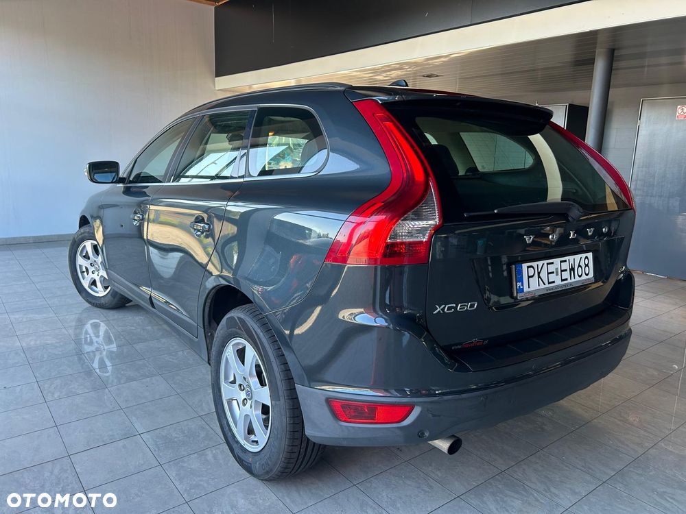 Volvo XC 60 D4 AWD Momentum - 4