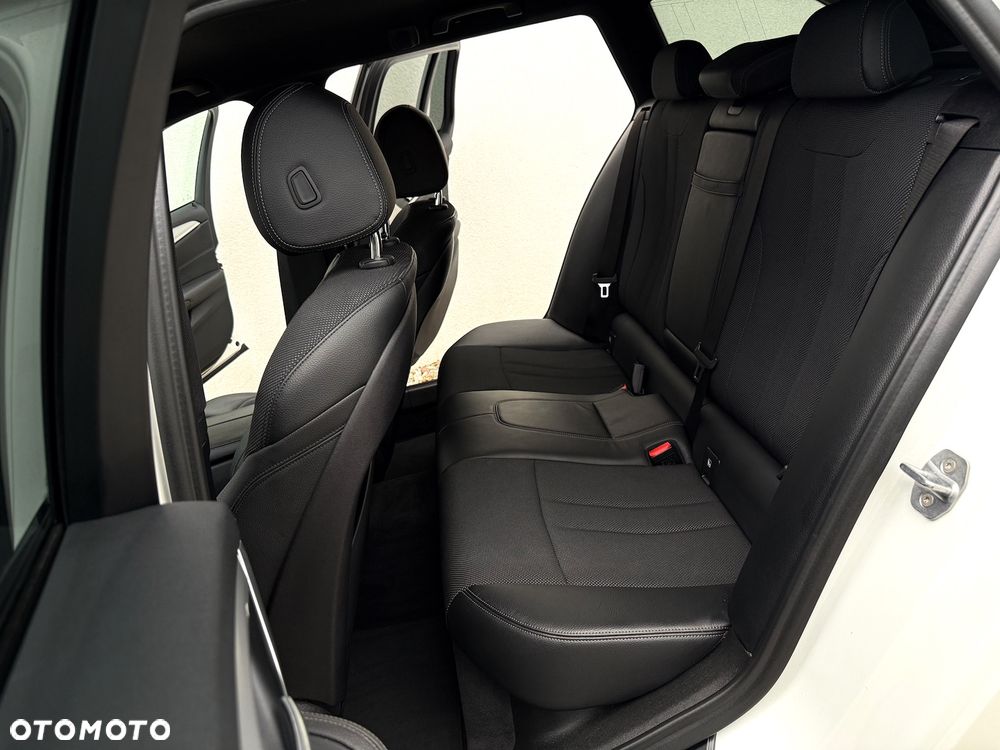 BMW Seria 5 520d xDrive Sport Line sport - 26