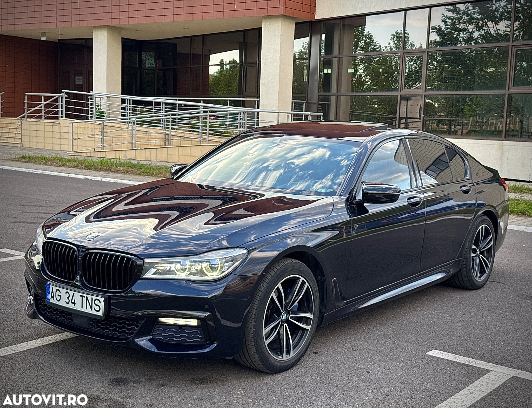 BMW Seria 7 740d xDrive - 31