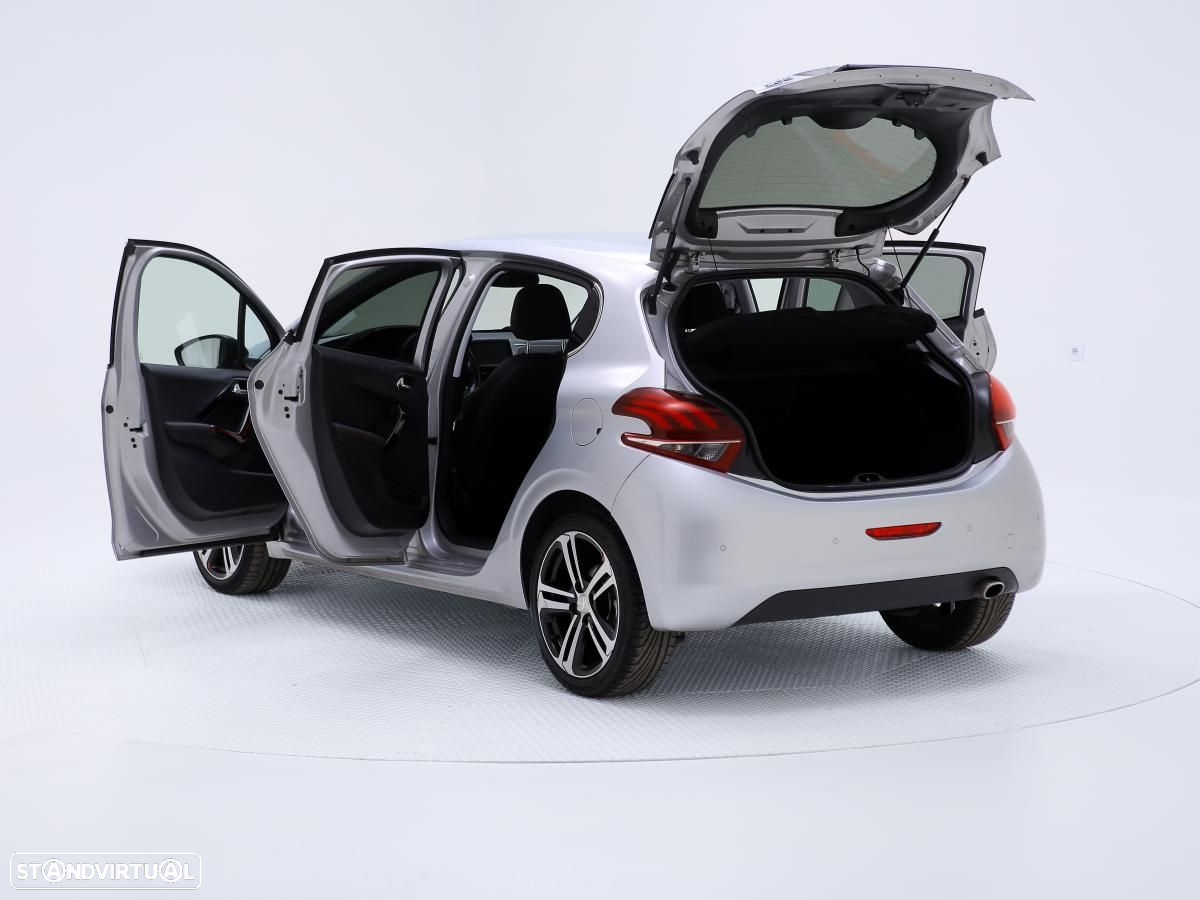 Peugeot 208 - 5