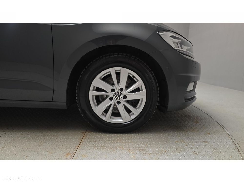Volkswagen Touran - 25