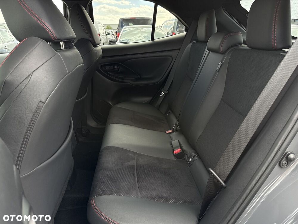 Toyota Yaris Cross Hybrid 1.5 GR Sport - 12
