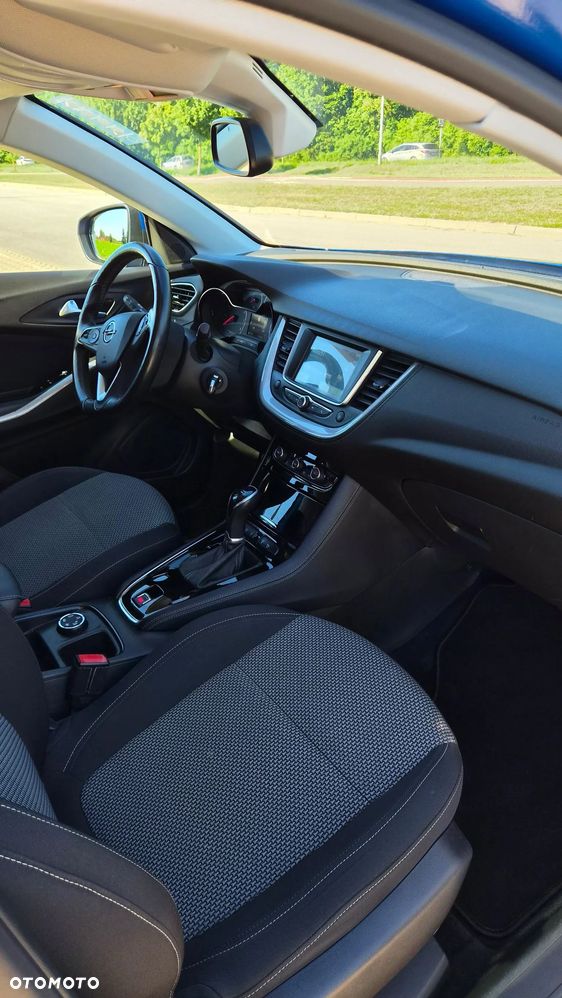 Opel Grandland X 1.2 T GPF Design&Tech S&S - 38
