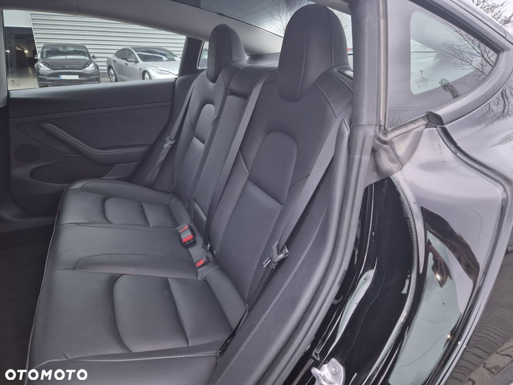 Tesla Model 3 Long Range AWD - 11