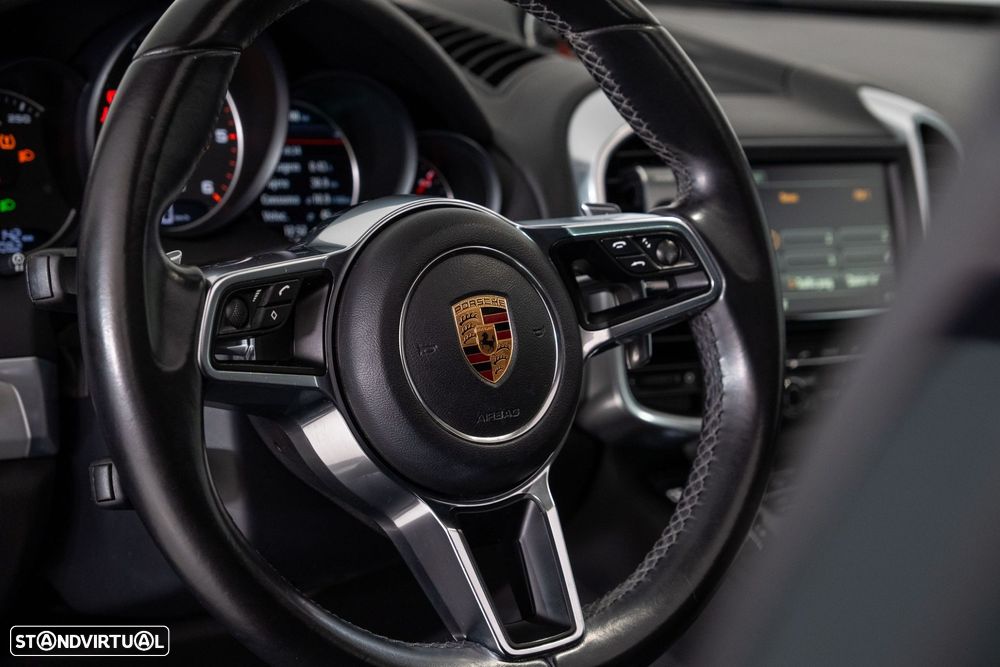 Porsche Cayenne Platinum Edition - 19