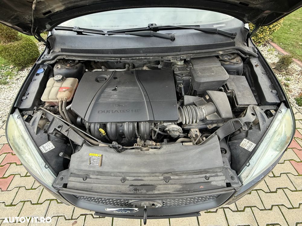 Ford Focus 1.8 Fun X - 28