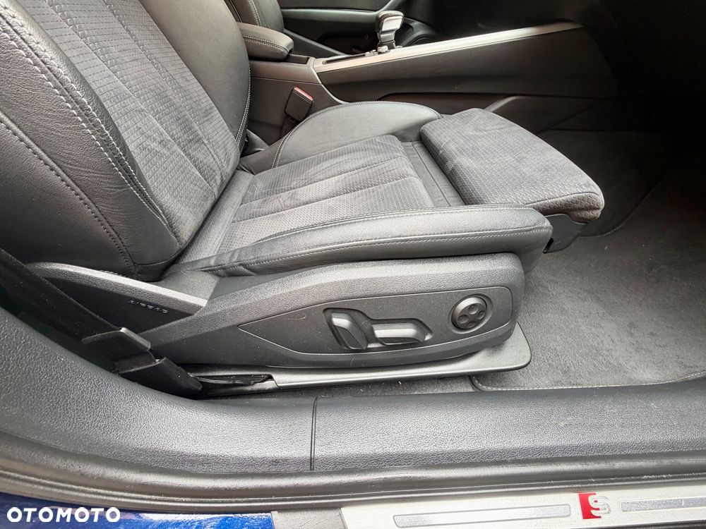 Audi A4 Avant 40 TDI quattro S tronic S line - 11