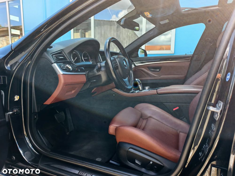 BMW Seria 5 525d Sport-Aut Luxury Line - 10