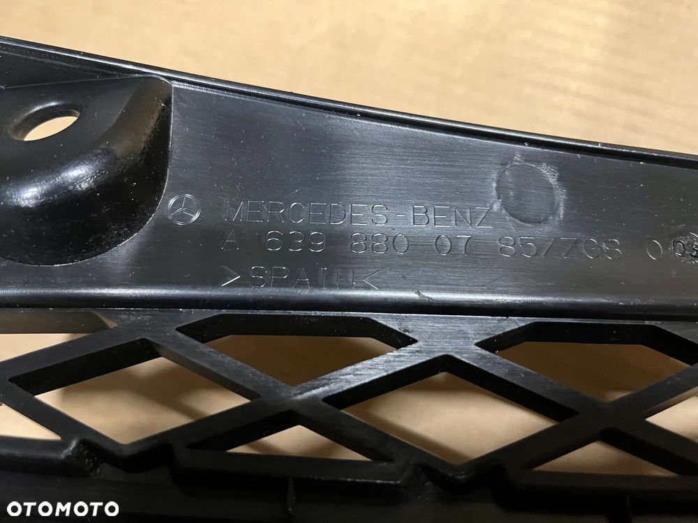 Grill atrapa chłodnicy Mercedes Vito Viano W 639 A 6398800785, A 6398800023 - 7