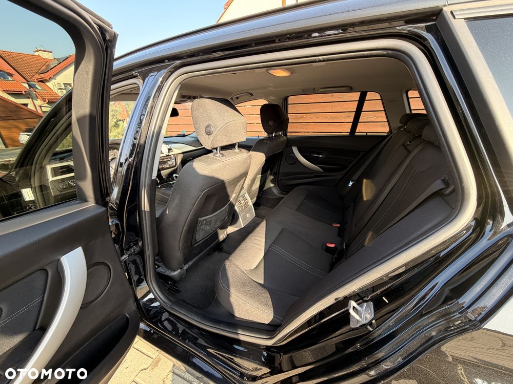 BMW Seria 3 318d - 11