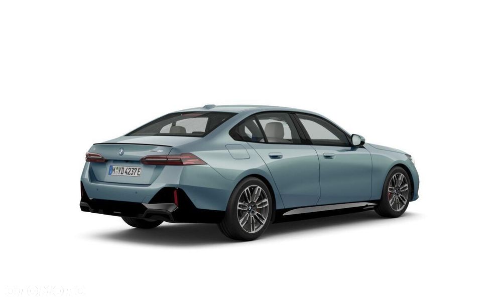 BMW i5 - 4