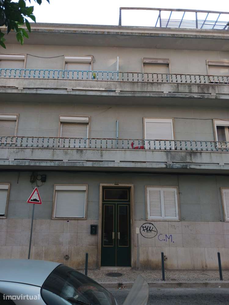 Prédio no centro de Alverca do Ribatejo - Grande imagem: 4/9