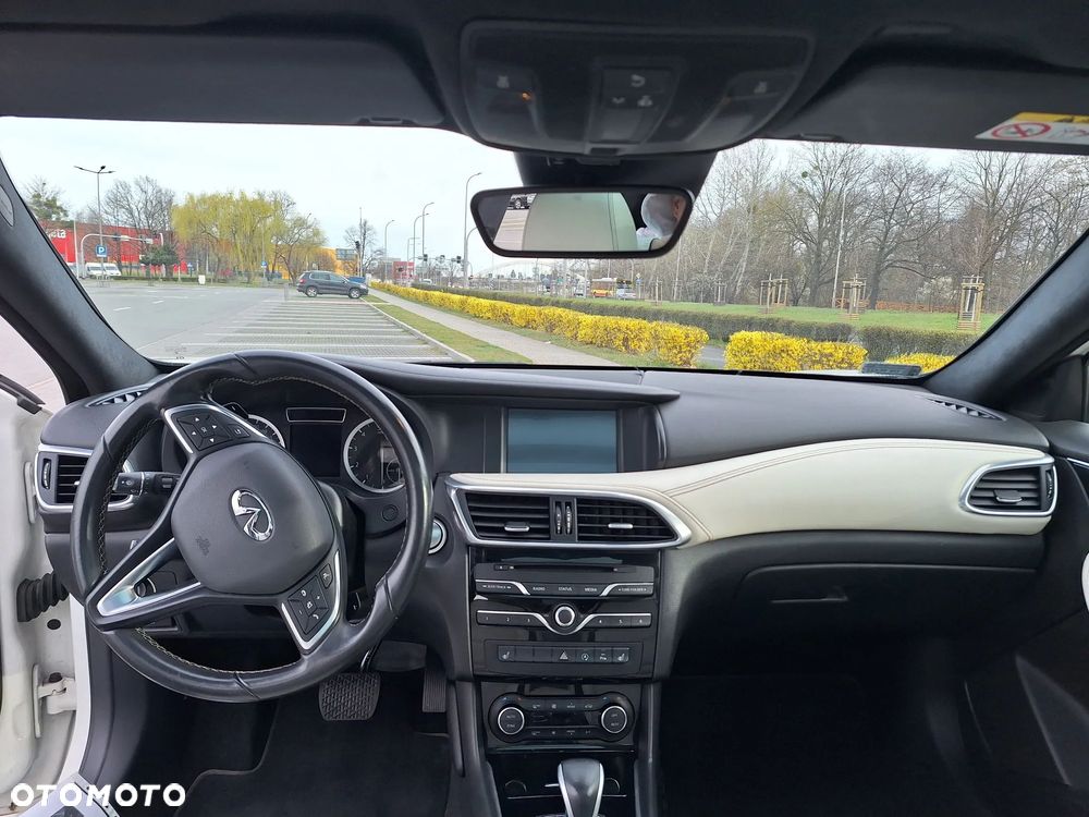 Infiniti Q30 1.6t Premium 7DCT - 26