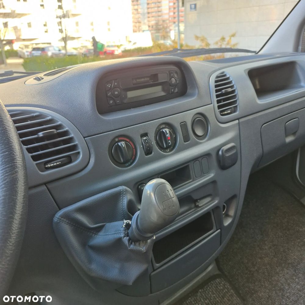 Mercedes-Benz Sprinter - 26