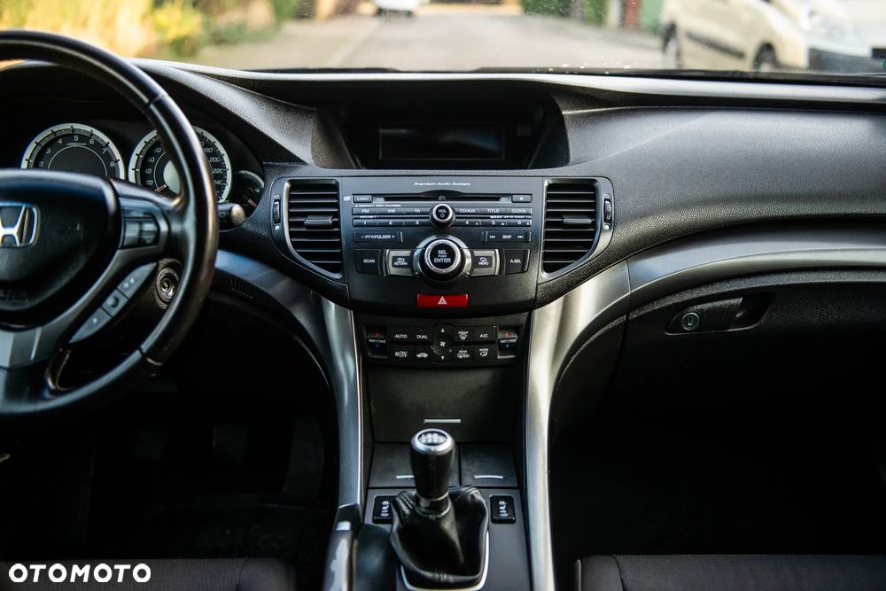 Honda Accord 2.0 Executive - 32