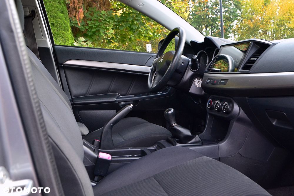 Mitsubishi Lancer Sportback 1.6 ClearTec - 10