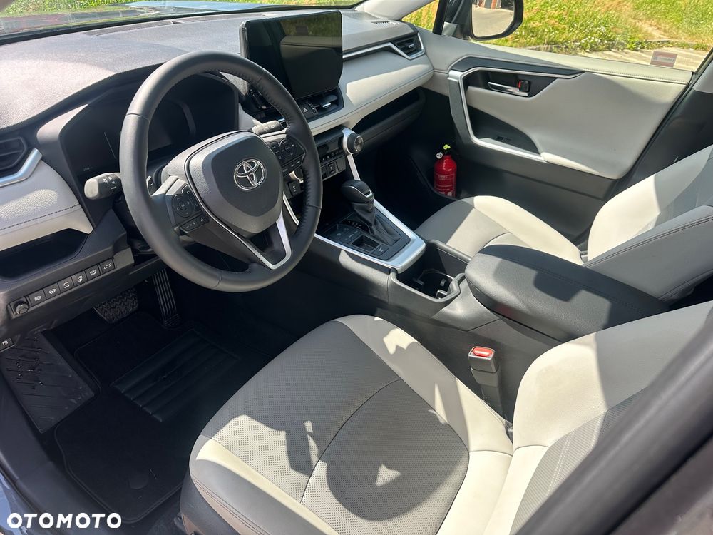 Toyota RAV4 - 16