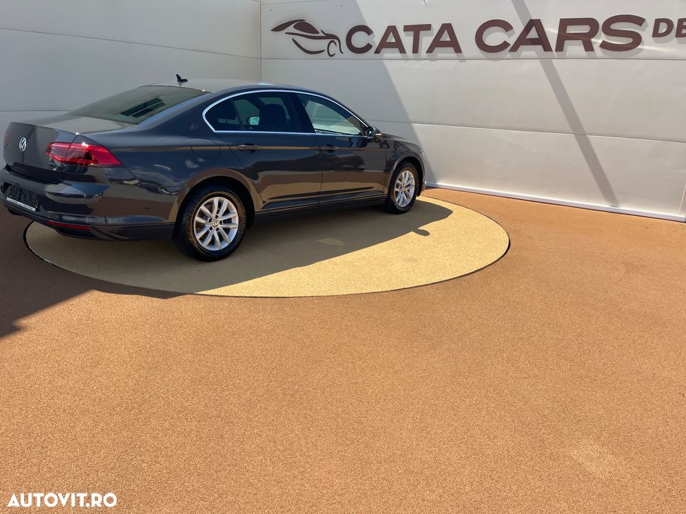Volkswagen Passat 1.6 TDI SCR DSG Business - 15