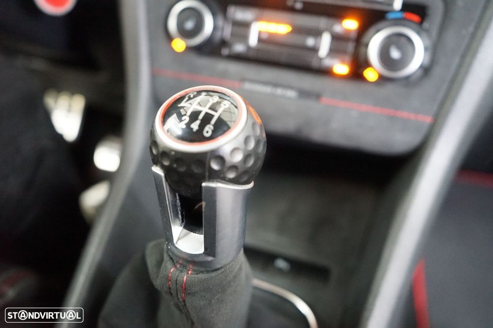 VW Golf 2.0 TSi GTI - 40