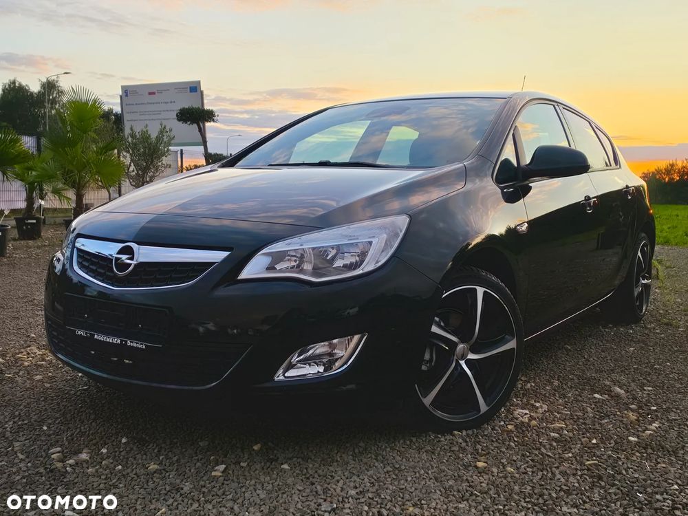Opel Astra 1.6 Design Edition - 18