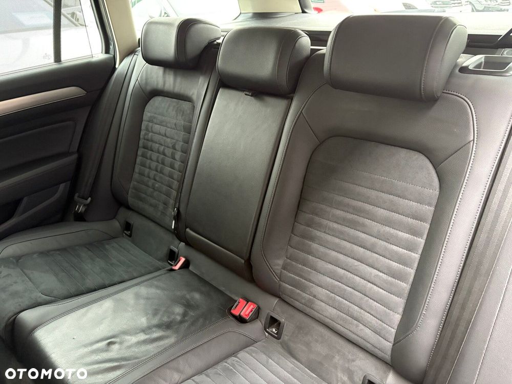 Volkswagen Passat - 13