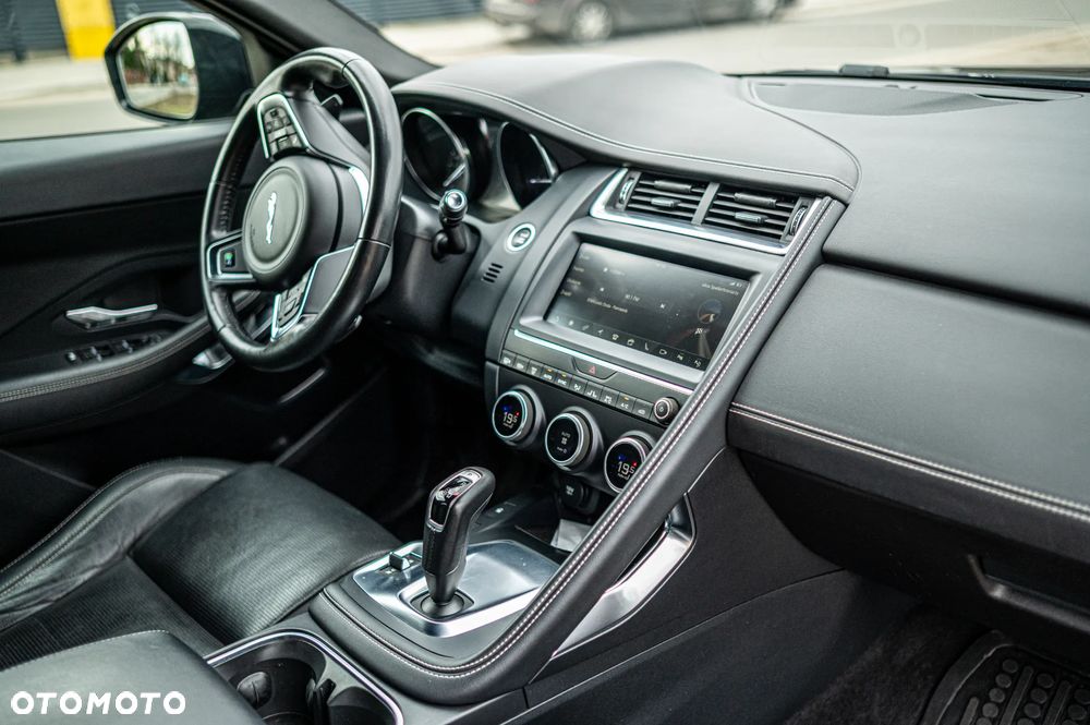 Jaguar E-Pace - 13