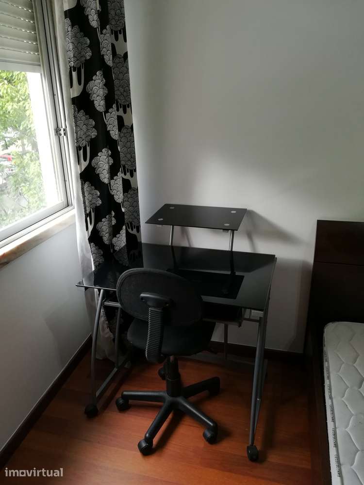Quarto Individual em Odivelas  junto estação do metro de Odivelas - Grande imagem: 3/10