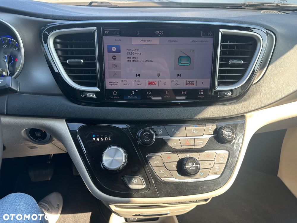 Chrysler Pacifica - 28