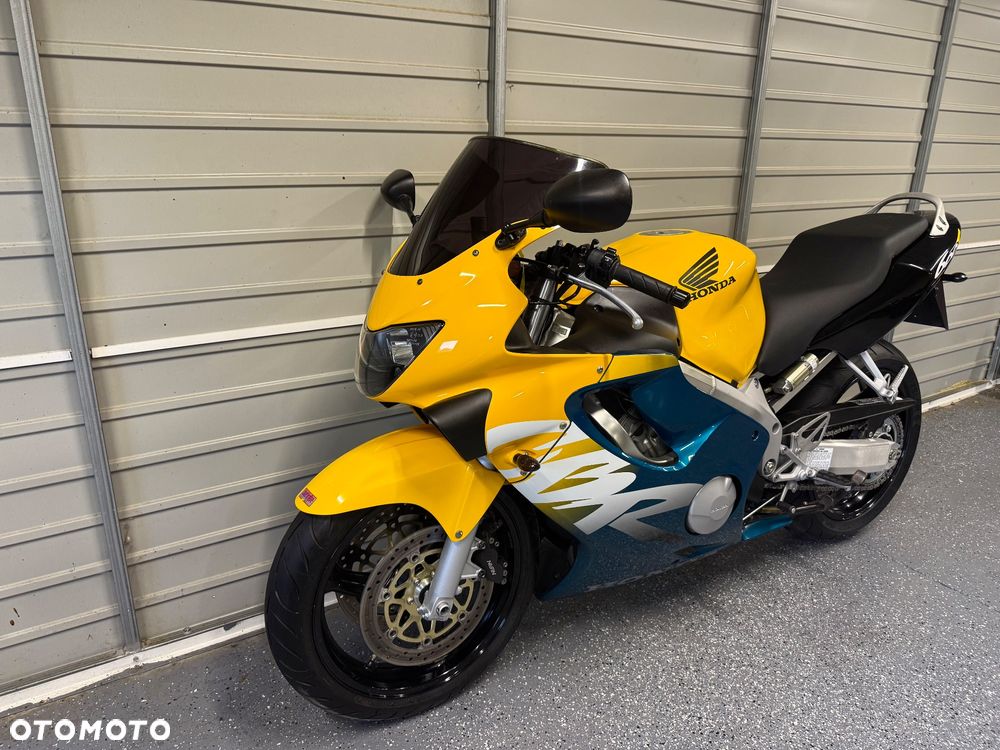 Honda CBR - 11
