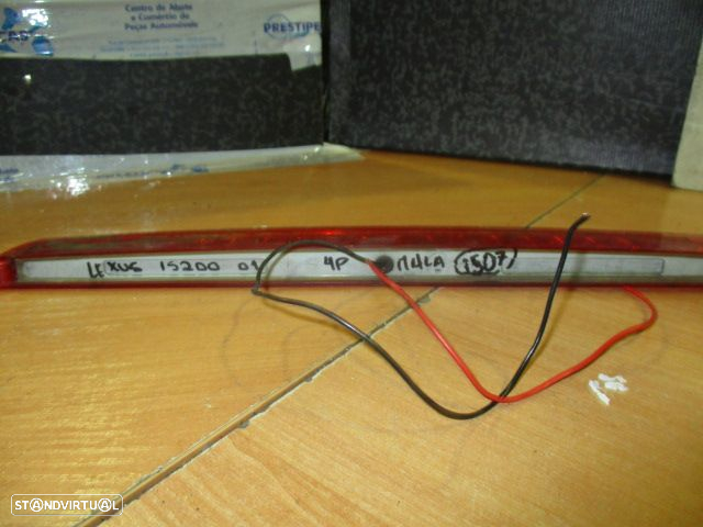 Farol Tras STOP1507 LEXUS IS200 2001 MALA ORIGINAL - 2