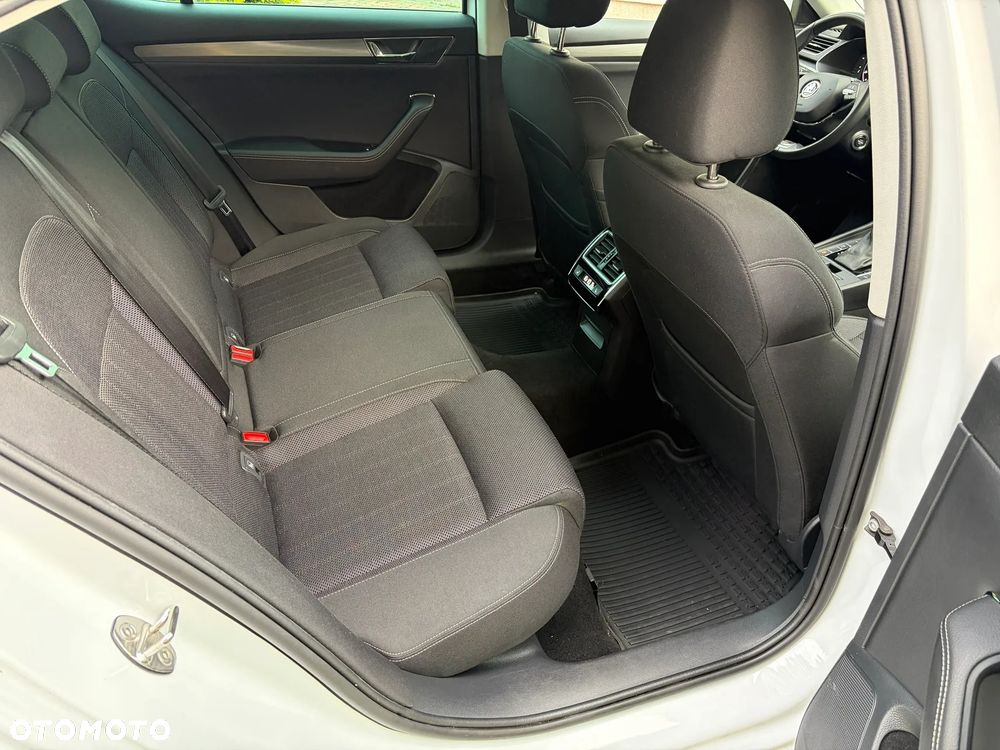 Skoda Superb 2.0 TDI SCR Style DSG - 17