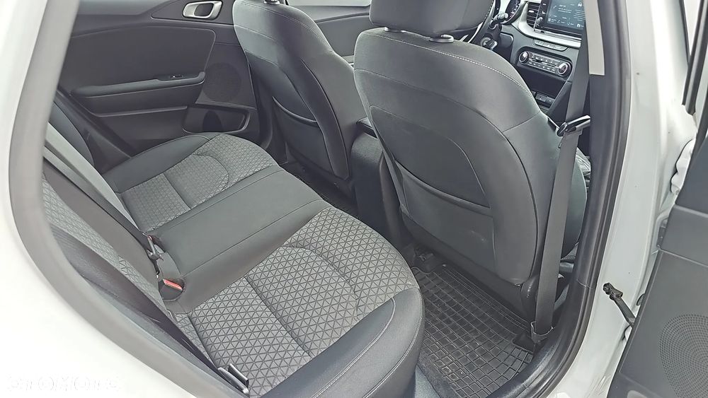 Kia Ceed 1.5 T-GDI M DCT - 12