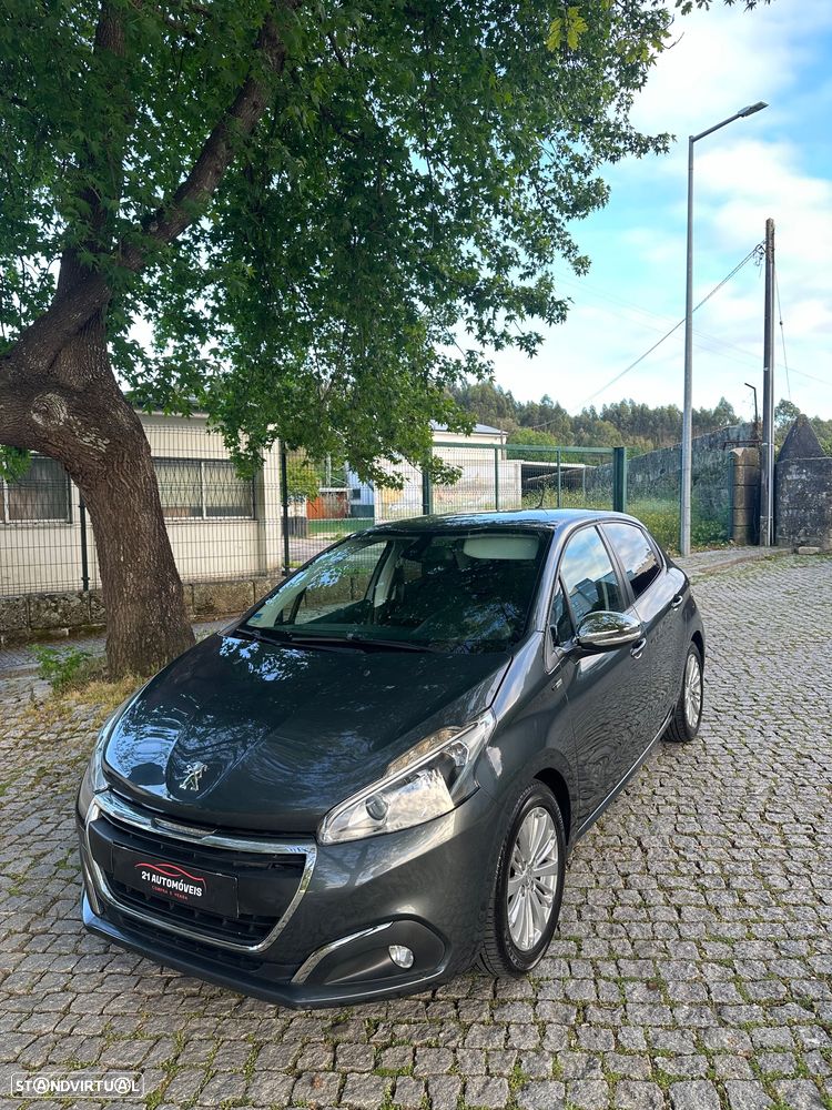 Peugeot 208 1.2 PureTech Style - 1