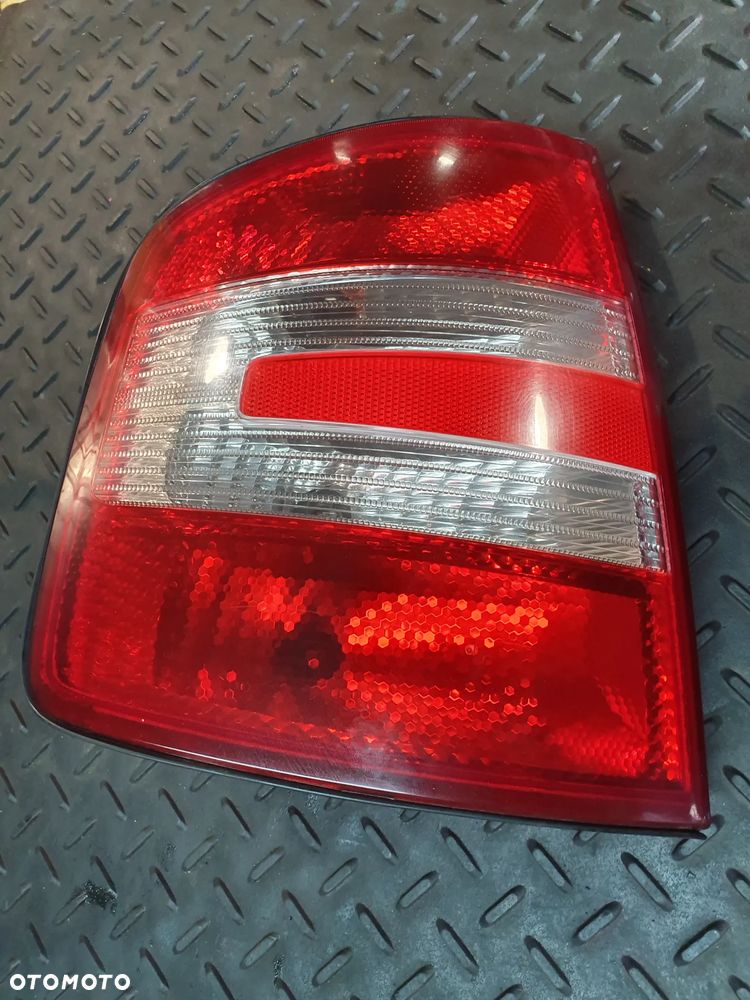 SKODA FABIA I 6Y 04-07 LAMPA TYŁ LEWA WKŁAD 4D SEDAN KOMBI LIFT  + WTYCZKA INSTALACJA - 2