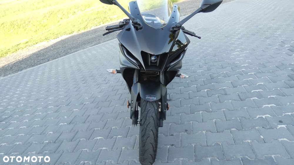 Yamaha YZF - 4