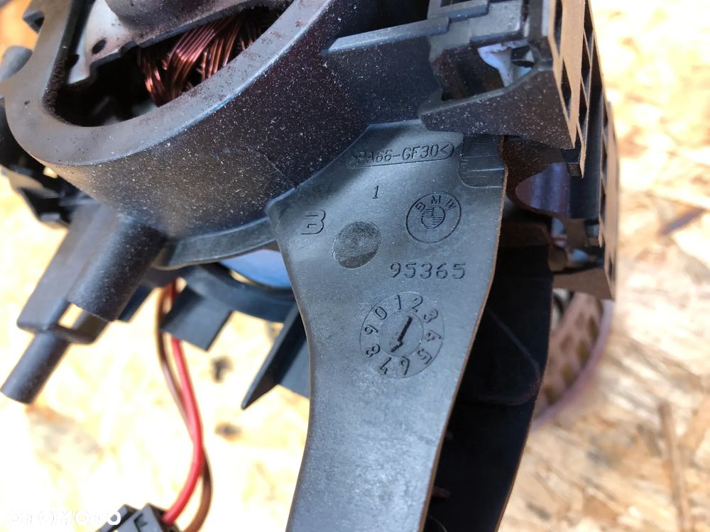 WENTYLATOR NAWIEWU BMW E60 E61 E63 E64 95365 - 3