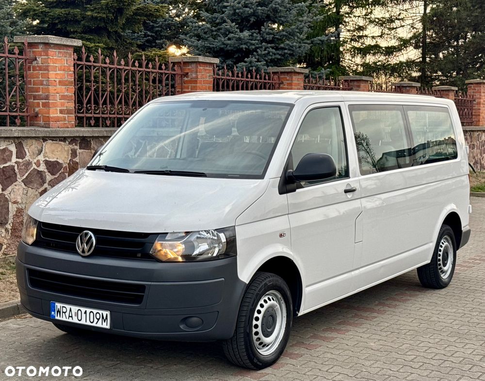 Volkswagen Caravelle - 11