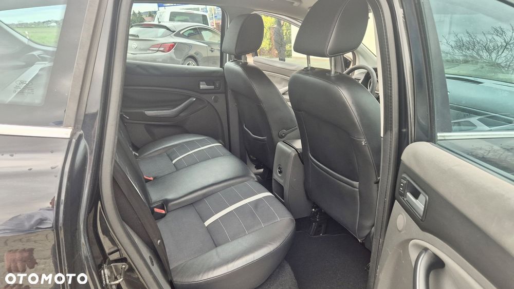Ford Kuga - 11